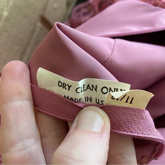 VTG Pink Ruffles Lace Prom Pageant Gown SOUTHERN BELLE Dress Barbiecore 11 / 12 - Picture 5 of 12